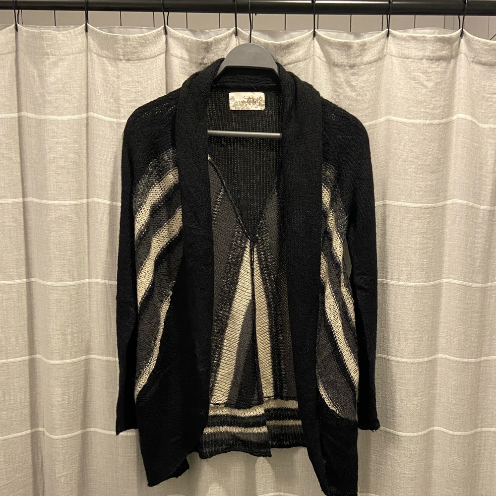 Aventura Elegant Black Women's Cardigan